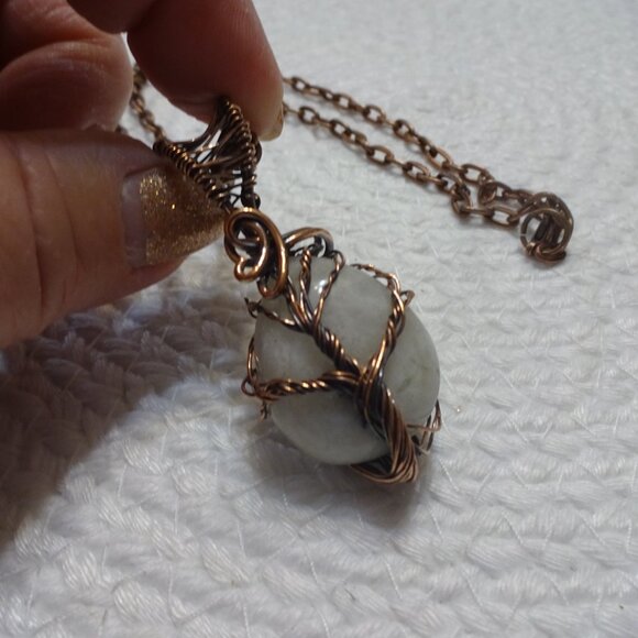 Rustic WHITE QUARTZ Handmade WIRE-WRAPPED TREE Pendant/Chain #999C - Picture 3 of 3